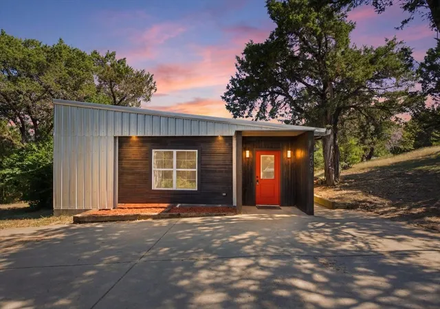 Photo 1 of Single family home for sale at 209 Timberline Dr, Whitney, TX 76692 | MLS# 21326116 | Listing updated on 2026-08-12