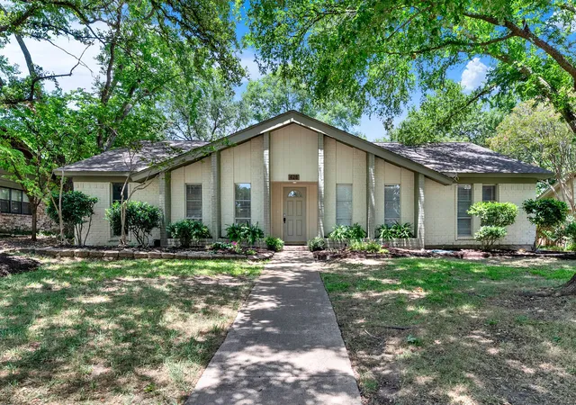 Photo 1 of Single family home for sale at 428 Shady Brook Dr, Richardson, TX 75080 | MLS# 21311509 | Listing updated on 2026-10-05