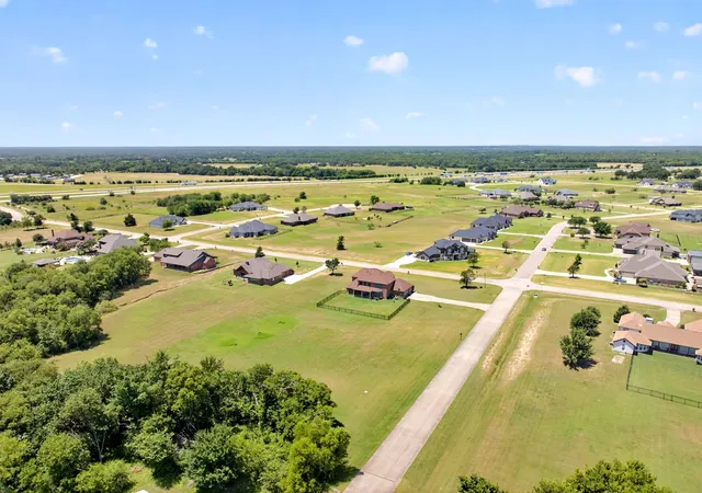 Photo 3 of Single family home for sale at 1132 Shadow Lakes Dr, Wills Point, TX 75169 | MLS# 21322353 | Listing updated on 2026-07-10