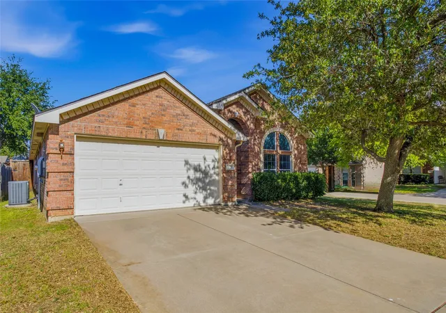Photo 2 of Sale Pending at 8377 Edgepoint Trl, Hurst, TX 76053 | MLS# 21302234 | Listing updated on 2026-08-31