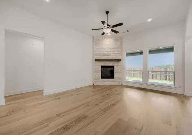 Photo 3 of Single family home for sale at 501 Splitrock Rd, Mansfield, TX 76063 | MLS# 21326737 | Listing updated on 2026-09-18