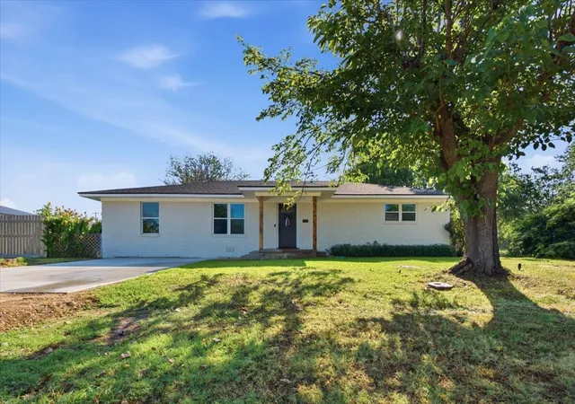 Homes for sale in Whitney, TX | 507 S Colorado St, Whitney, TX 76692 | MLS# 21325970