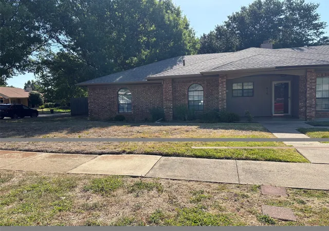 Photo 1 of Sale Pending at 818 Midcreek Dr, Euless, TX 76039 | MLS# 21325413 | Listing updated on 2026-08-30