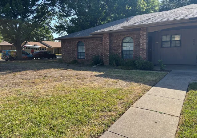 Photo 2 of Sale Pending at 818 Midcreek Dr, Euless, TX 76039 | MLS# 21325413 | Listing updated on 2026-08-30