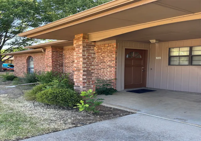 Photo 2 of Sale Pending at 818 Midcreek Dr, Euless, TX 76039 | MLS# 21325413 | Listing updated on 2026-08-30