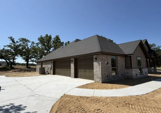 Photo 2 of Sale Pending at 2032 Camden Ln, Springtown, TX 76082 | MLS# 21326769 | Listing updated on 2026-08-22