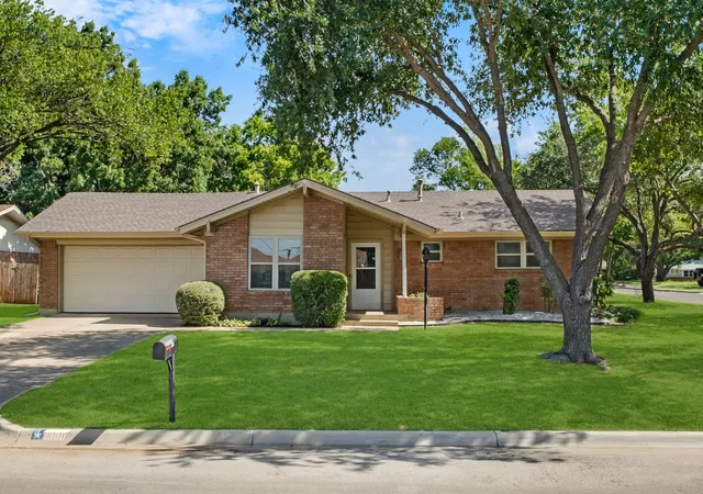 Photo 1 of Single family home for sale at 1300 Amherst Dr, Denton, TX 76201 | MLS# 21267572 | Listing updated on 2026-08-24