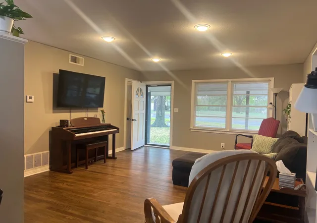 Photo 3 of Sale Pending at 1305 Hillcrest Dr, Graham, TX 76450 | MLS# 21326722 | Listing updated on 2026-09-29