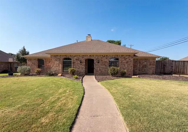 1st image of 3032 Laguna Dr, Plano, TX 75023 | MLS# 21326849