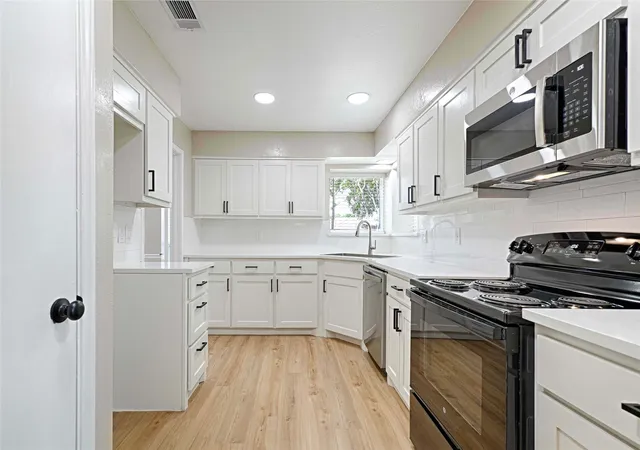 4th image of 1610 Belltower Ct, Lewisville, TX 75067 | MLS# 21318142