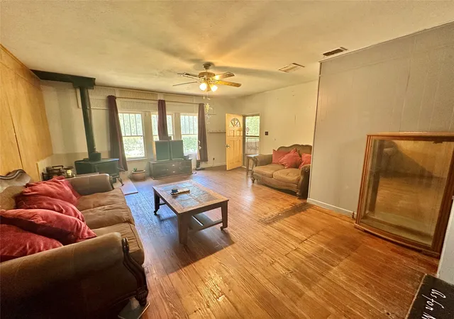 Photo 3 of Single family home for sale at 423 Strawn Rd, Ranger, TX 76470 | MLS# 21326028 | Listing updated on 2026-07-10