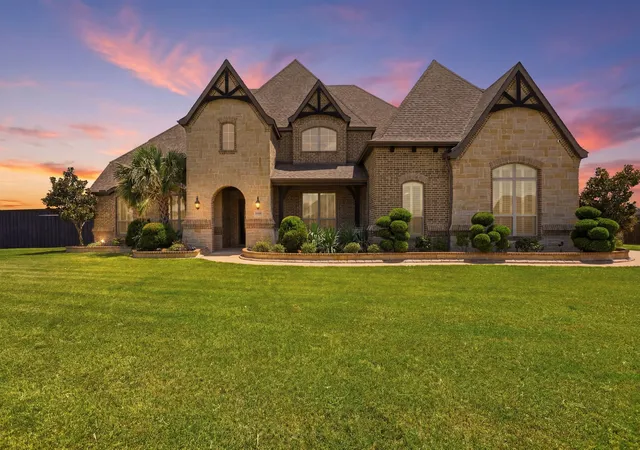 Photo 1 of Sale Pending at 8260 Faithful Dr, Waxahachie, TX 75167 | MLS# 21321774 | Listing updated on 2026-09-16