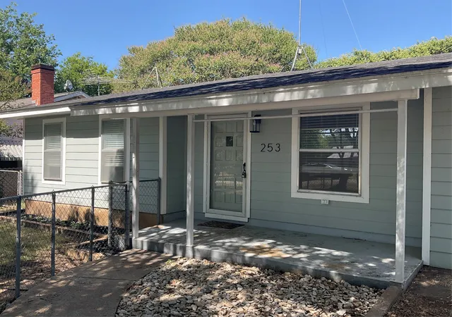 Photo 2 of Single family home for sale at 253 County Road 1743, Clifton, TX 76634 | MLS# 21312521 | Listing updated on 2026-09-25