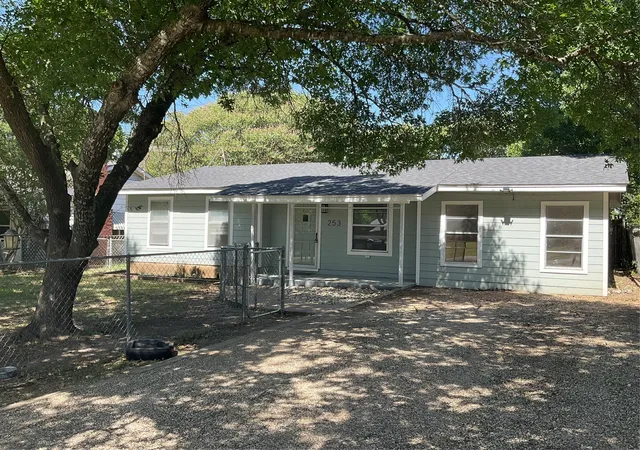Photo 3 of Single family home for sale at 253 County Road 1743, Clifton, TX 76634 | MLS# 21312521 | Listing updated on 2026-09-25