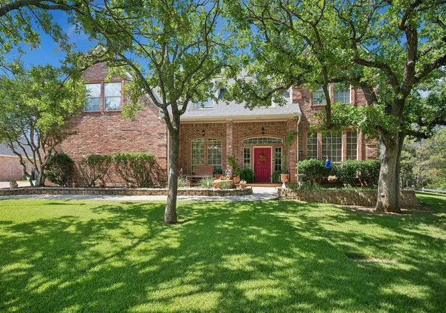 Photo 2 of Single family home for sale at 900 Coral Cvs, Little Elm, TX 75068 | MLS# 21324974 | Listing updated on 2026-08-22