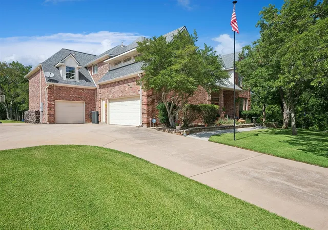 Photo 3 of Single family home for sale at 900 Coral Cvs, Little Elm, TX 75068 | MLS# 21324974 | Listing updated on 2026-08-22
