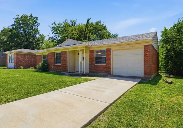 Photo 3 of Single family home for sale at 4311 Scottsdale Dr, Mesquite, TX 75150 | MLS# 21299199 | Listing updated on 2026-10-05