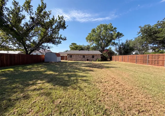 Photo 4 of Single family home for sale at 502 Jennings St, Nocona, TX 76255 | MLS# 21326945 | Listing updated on 2026-10-01