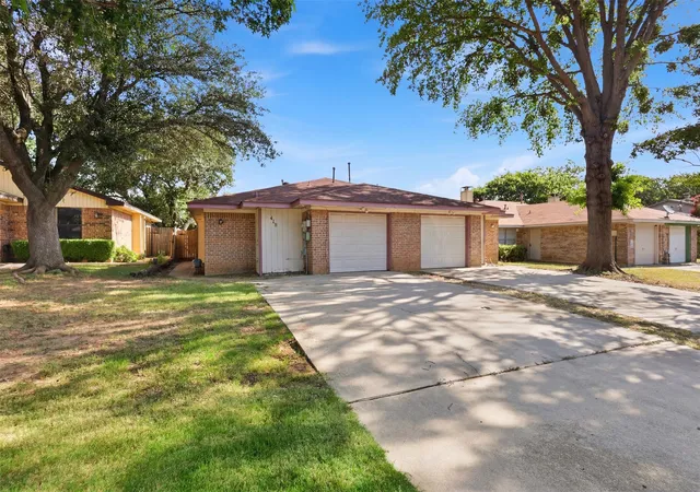Photo 1 of Single family home for sale at 409 Gabe Ct, Denton, TX 76207 | MLS# 21326235 | Listing updated on 2026-08-31