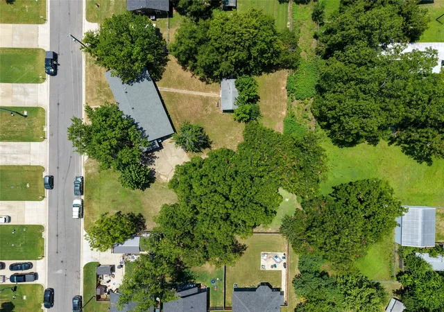 Photo 4 of Manufactured home for sale at 719 E Bullock St, Denison, TX 75021 | MLS# 21326863 | Listing updated on 2026-09-25
