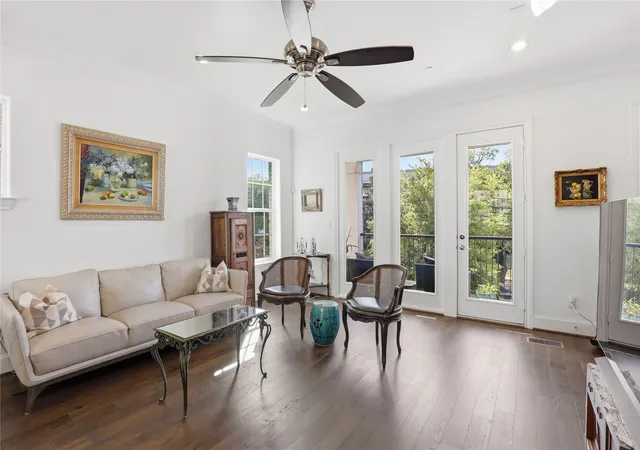 Listing Photo 1 - Condo for sale in building located at 7333 Vly Vw Ln, Dallas, TX 75240 - Unit #607