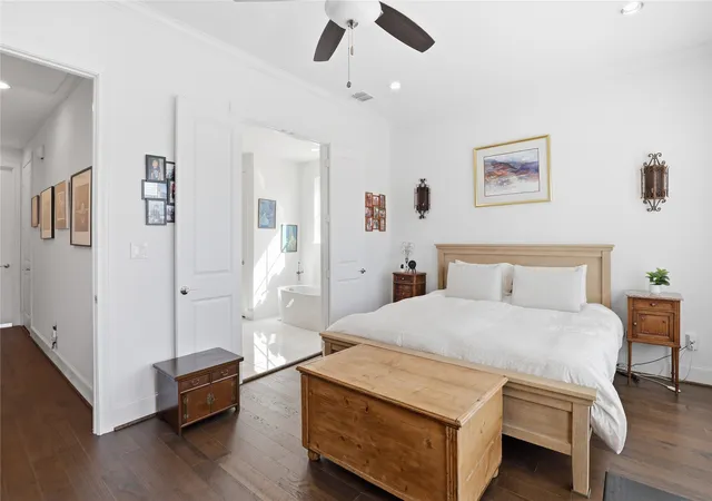 Listing Photo 3 - Condo for sale in building located at 7333 Vly Vw Ln, Dallas, TX 75240 - Unit #607