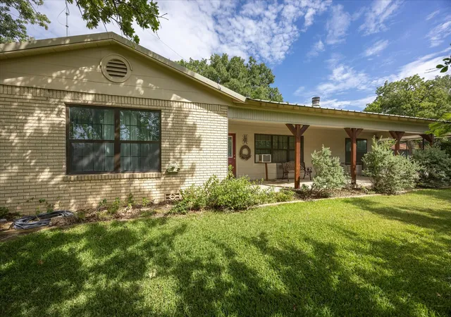 Photo 1 of Single family home for sale at 10202 S S Us Hwy 377, Dublin, TX 76446 | MLS# 21326993 | Listing updated on 2026-09-22
