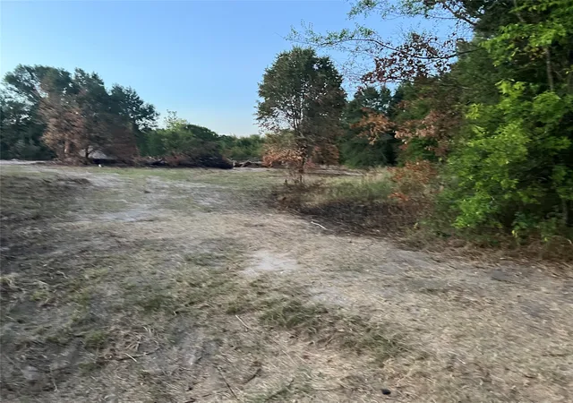 Photo 2 of Sale Pending at 910 Vzcr 3119, Edgewood, TX 75117 | MLS# 21325631 | Listing updated on 2026-08-17