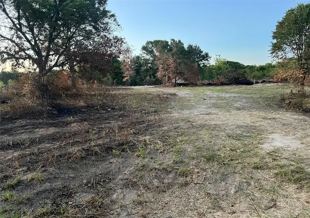 Photo 3 of Sale Pending at 910 Vzcr 3119, Edgewood, TX 75117 | MLS# 21325631 | Listing updated on 2026-08-17