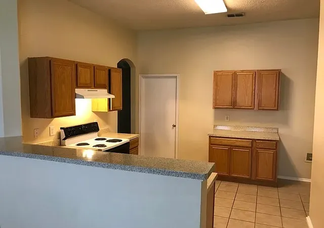 Photo 3 of Single family home for sale at 516 Ashdale Dr, Fort Worth, TX 76140 | MLS# 21327014 | Listing updated on 2026-07-10