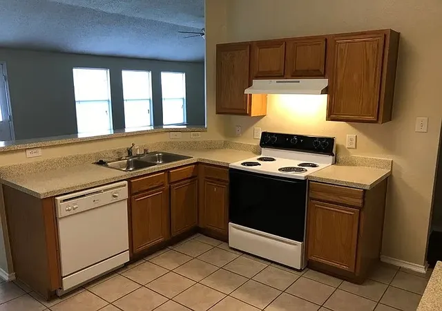 Photo 3 of Single family home for sale at 516 Ashdale Dr, Fort Worth, TX 76140 | MLS# 21327014 | Listing updated on 2026-07-10