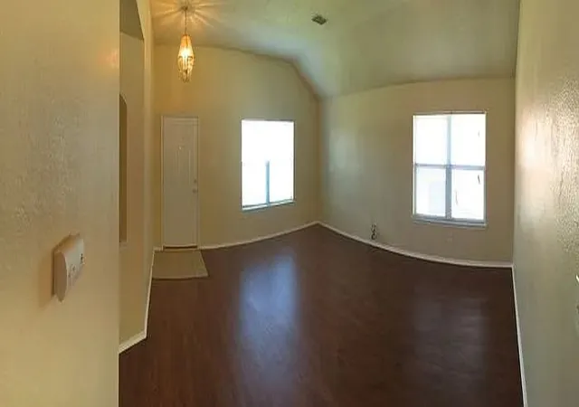 Photo 4 of Single family home for sale at 516 Ashdale Dr, Fort Worth, TX 76140 | MLS# 21327014 | Listing updated on 2026-07-10