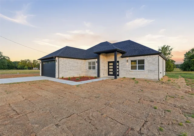 Photo 2 of Single family home for sale at 130 Cedar Elm Rd, Trinidad, TX 75163 | MLS# 21326951 | Listing updated on 2026-08-22