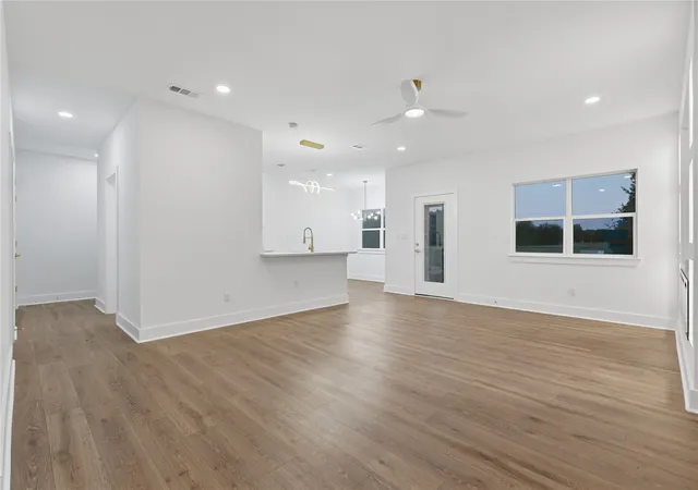 Photo 3 of Single family home for sale at 130 Cedar Elm Rd, Trinidad, TX 75163 | MLS# 21326951 | Listing updated on 2026-08-22
