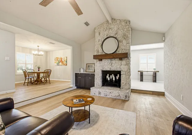 Photo 4 of Single family home for sale at 1904 Clover Trl, Richardson, TX 75081 | MLS# 21325747 | Listing updated on 2026-08-26