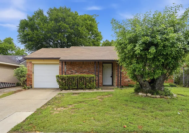1st image of 6735 Woodhill Rd, Dallas, TX 75217 | MLS# 21276487