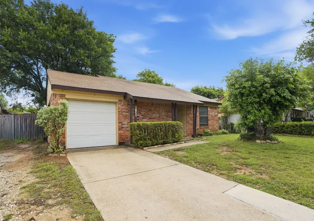 2nd image of 6735 Woodhill Rd, Dallas, TX 75217 | MLS# 21276487