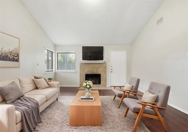 4th image of 6735 Woodhill Rd, Dallas, TX 75217 | MLS# 21276487