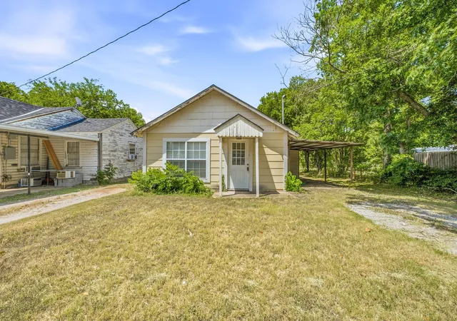 Photo 1 of Single family home for sale at 552 S Minter St, Stephenville, TX 76401 | MLS# 21324048 | Listing updated on 2026-09-18
