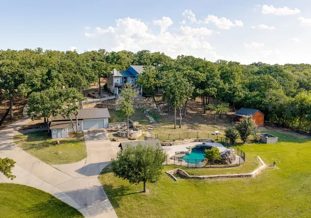 Photo 1 of Sale Pending at 826 Skyline Dr, Argyle, TX 76226 | MLS# 21325417 | Listing updated on 2026-08-29