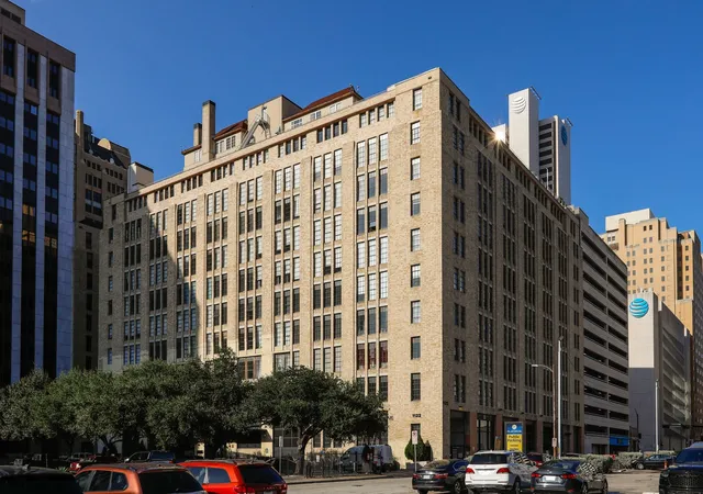 Photo 1 of Condo for sale at 1122 Jackson St #402, Dallas, TX 75202 | MLS# 21325593 | Listing updated on 2026-08-22