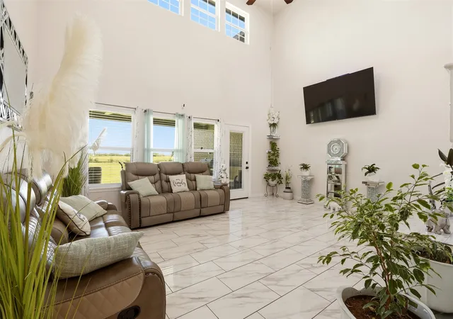 Photo 3 of Sale Pending at 125 Woolard Dr, Alvarado, TX 76009 | MLS# 21327093 | Listing updated on 2026-07-20