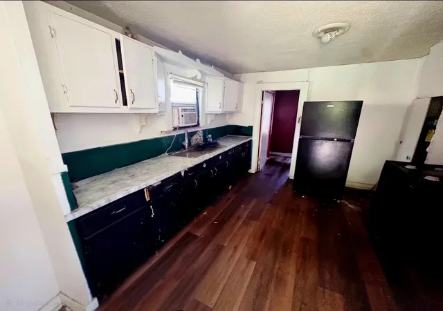 Photo 3 of Single family home for sale at 323 Sparks St, Dallas, TX 75203 | MLS# 21299957 | Listing updated on 2026-07-10