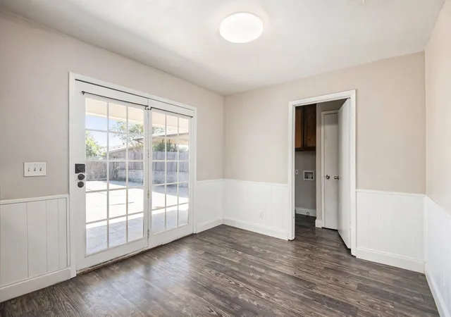 Photo 4 of Sale Pending at 6913 W Cleburne Rd, Fort Worth, TX 76133 | MLS# 21327083 | Listing updated on 2026-08-25