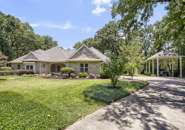 Photo 3 of Single family home for sale at 1573 Oak Bend Dr, Kaufman, TX 75142 | MLS# 21325730 | Listing updated on 2026-08-22