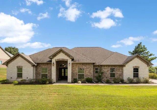 Photo 1 of Single family home for sale at 19623 Dove Ridge Dr, Lindale, TX 75771 | MLS# 21322735 | Listing updated on 2026-09-28