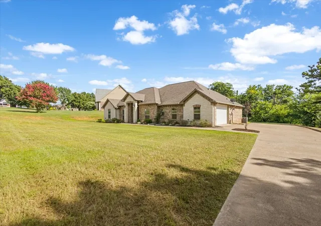 Photo 3 of Single family home for sale at 19623 Dove Ridge Dr, Lindale, TX 75771 | MLS# 21322735 | Listing updated on 2026-09-28