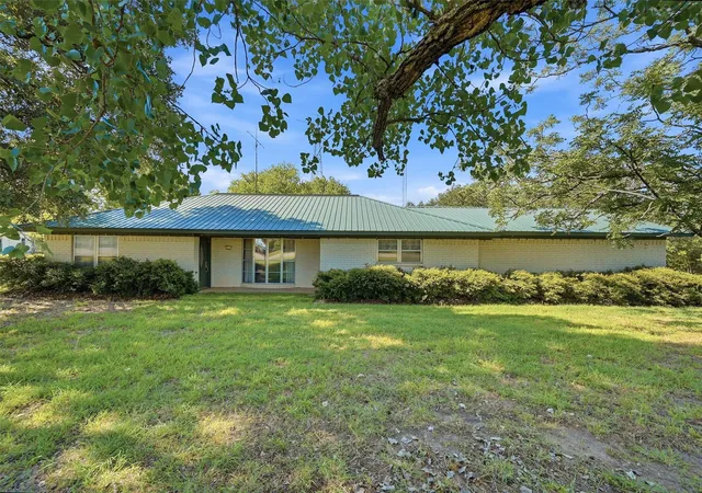 Photo 2 of Single family home for sale at 1746 Fm 678, Gainesville, TX 76240 | MLS# 21323468 | Listing updated on 2026-08-22