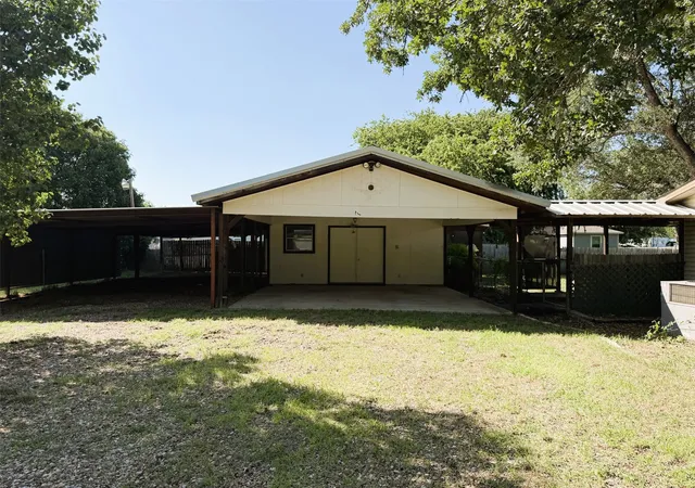 Photo 2 of Sale Pending at 310 Taurus Rd, Granbury, TX 76049 | MLS# 21322848 | Listing updated on 2026-08-19