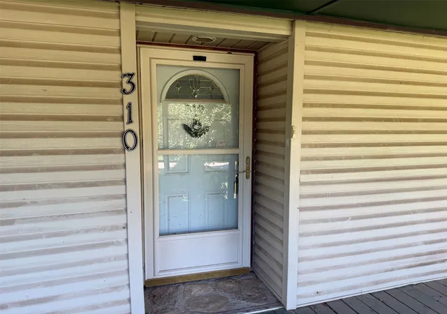 Photo 3 of Sale Pending at 310 Taurus Rd, Granbury, TX 76049 | MLS# 21322848 | Listing updated on 2026-08-19